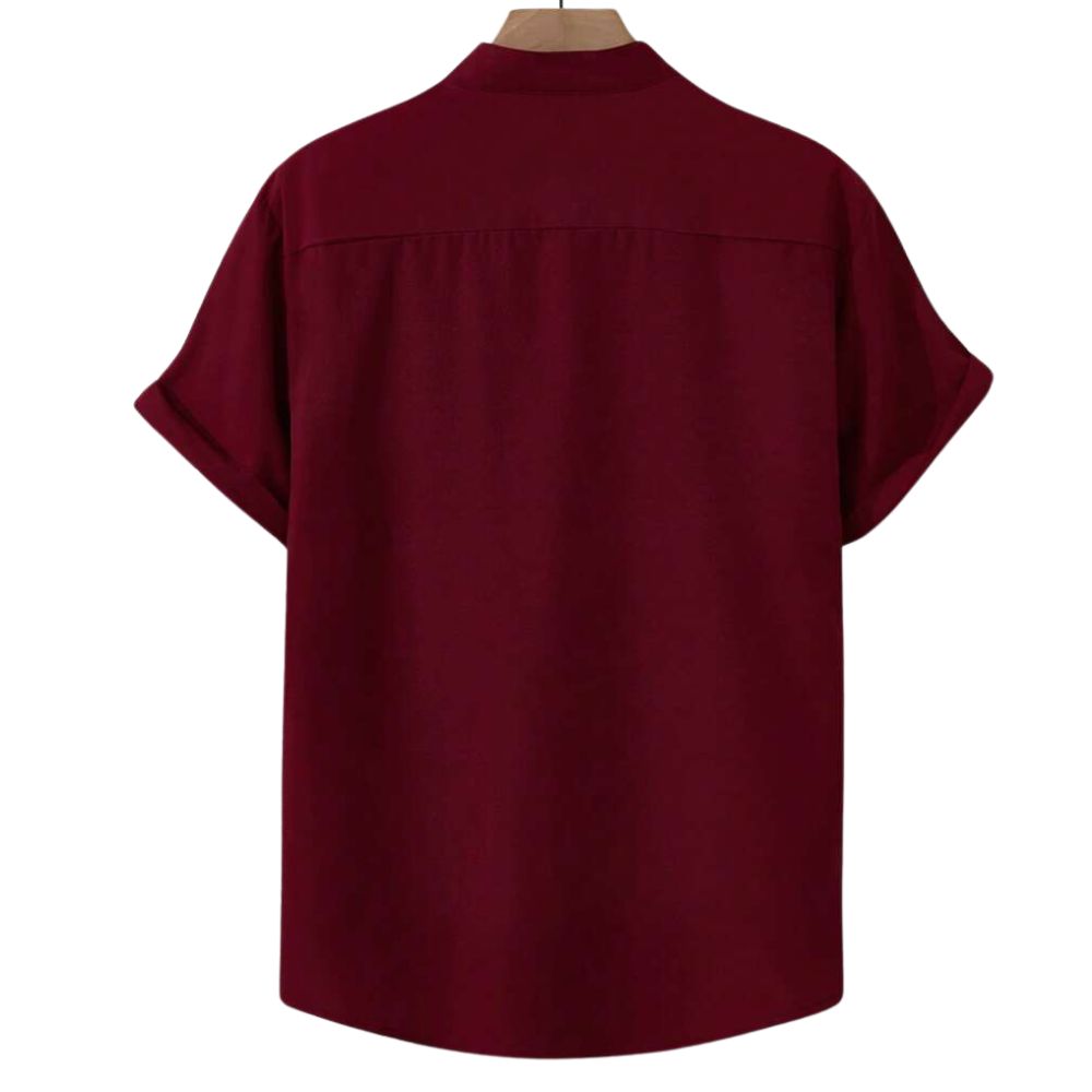 Camisa VVista traseira da Camisa Vinser Jericoacoara na cor vinho, com modelagem de manga curta, tecido leve e respirável, caimento confortável e acabamento refinado, ideal para um visual casual elegante e sofisticado.