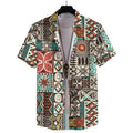 Vista frontal da Camisa Vinser Algarve com estampa geométrica em estilo mosaico nas cores turquesa, terracota, bege, preto e branco, modelagem de manga curta, gola tradicional e caimento leve para um visual casual sofisticado.