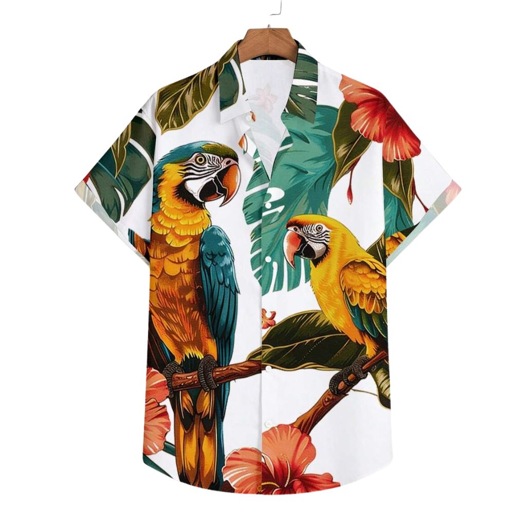 Camisa masculina Vinser Atins branca com estampa tropical de araras, folhagens e flores.