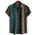 Vista frontal da Camisa Vinser Canion com estampa listrada em tons de verde-petróleo, preto, bege e marrom, manga curta, gola tradicional e caimento leve, ideal para um visual casual sofisticado e confortável.