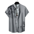 Vista frontal da camisa masculina Vinser Cinza Sakura na cor cinza, com estampa inspirada em galhos de cerejeira em preto, gola padre, mangas curtas e tecido leve com acabamento premium.