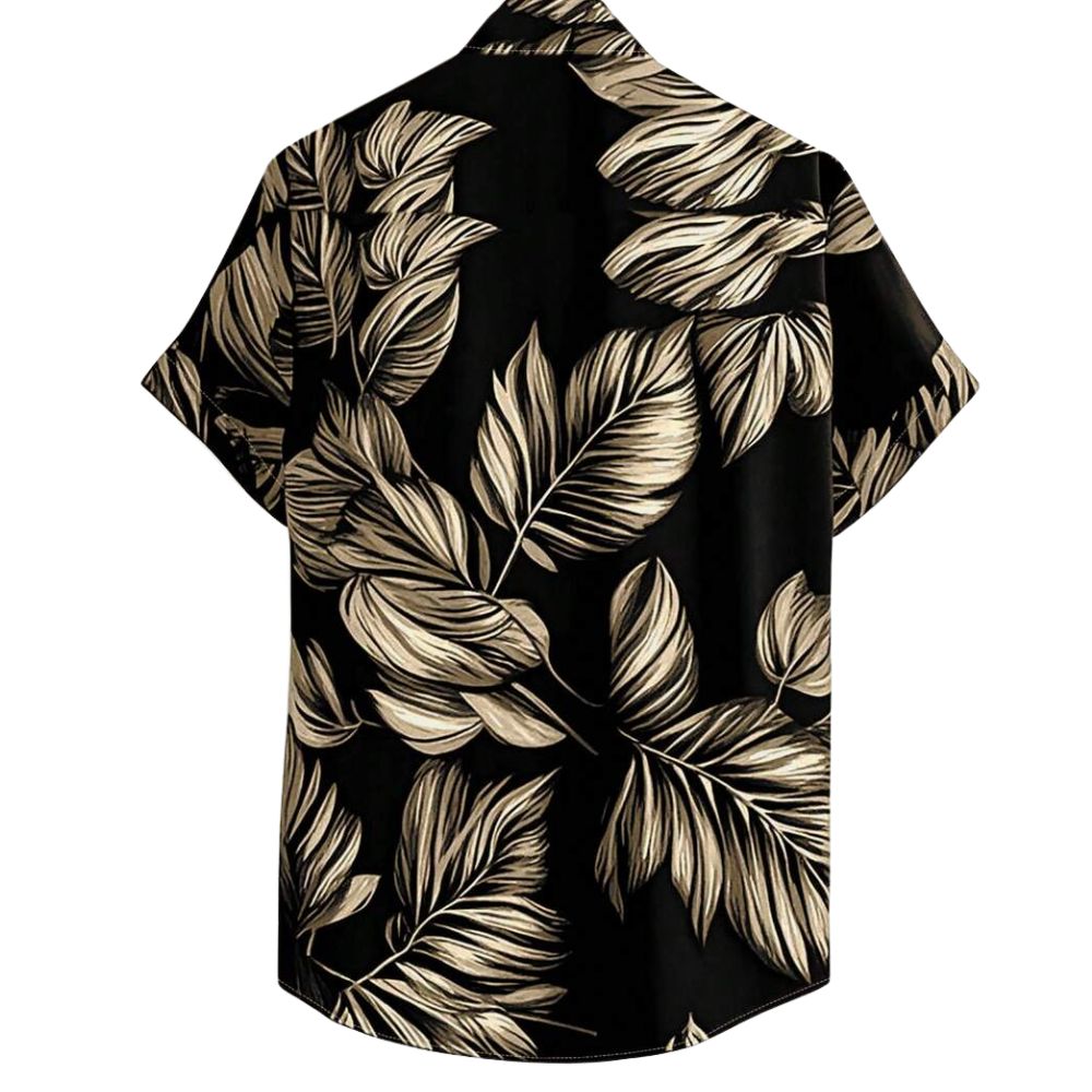 Vista traseira da Camisa Vinser Costa Dourada com estampa tropical de folhas em tons dourados sobre fundo preto, destacando o caimento leve e o acabamento refinado.