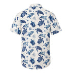 Camisa Vinser Cumbuco masculina vista de costas com estampa de tartarugas, conchas e elementos marinhos em azul
