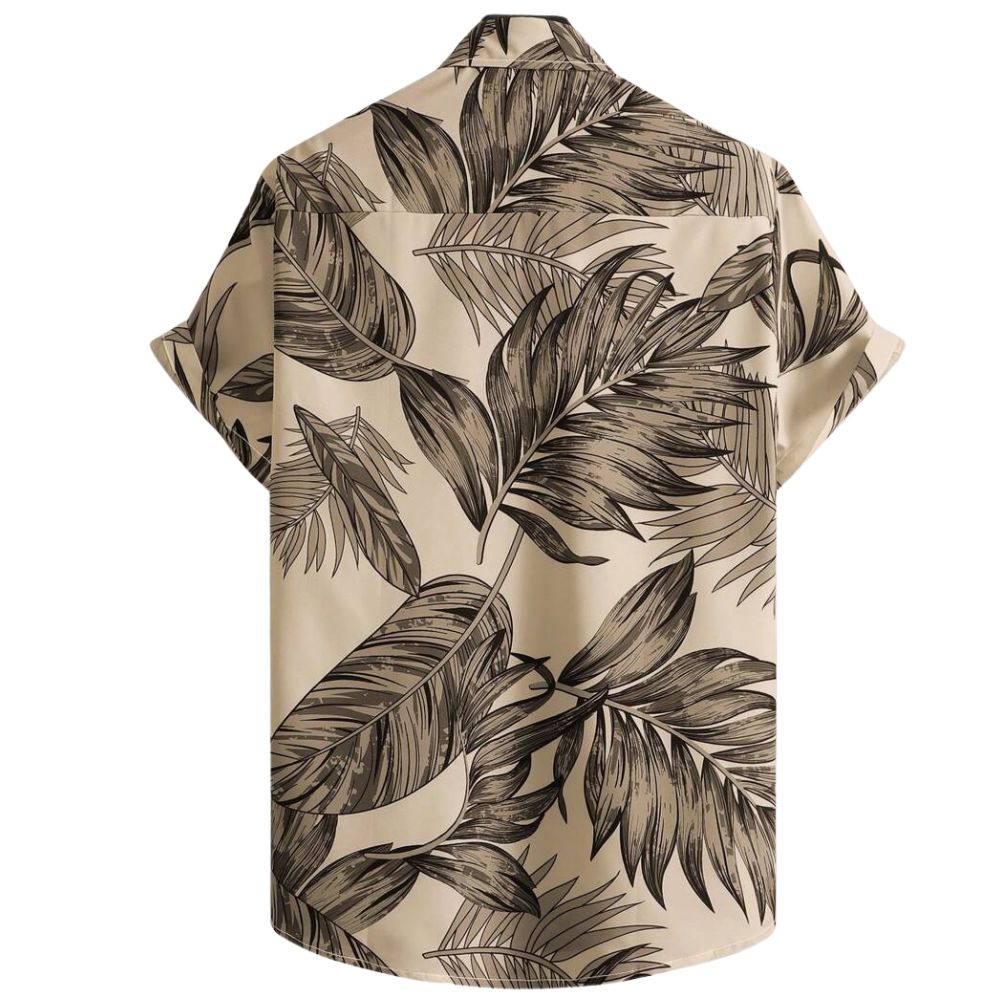 Vista traseira da Camisa Vinser Duna Atlântica, com estampa tropical de folhas em tons de marrom sobre fundo bege, evidenciando o caimento e o acabamento das costas.