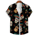 Vista frontal da Camisa Vinser Fiesta com estampa temática mexicana em fundo preto, destacando caveiras mexicanas, violões, sombreros e flores coloridas, manga curta, gola tradicional e caimento leve, ideal para um visual descontraído e marcante.