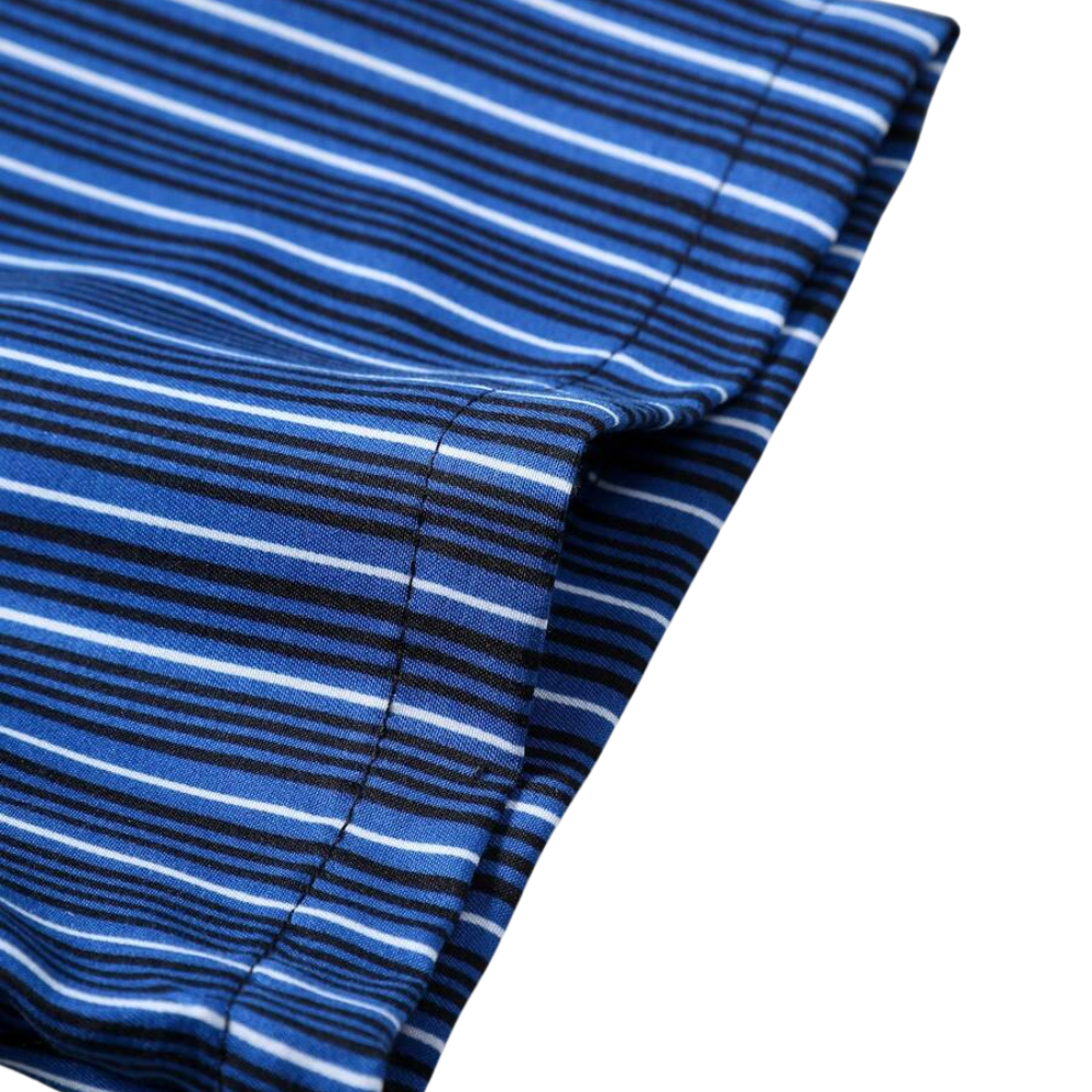 Detalhe da manga da Camisa Vinser Fortaleza azul com estampa de listras verticais