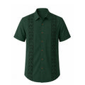 Camisa masculina Vinser Guaratuba verde-escura com detalhes estampados em preto nas laterais frontais.