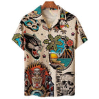 Camisa masculina Vinser Ink Paradise com estampa artística inspirada em tatuagens old school, em tons de bege, preto, azul e vermelho.