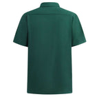 Vista traseira da Camisa Vinser Jade em verde-esmeralda, com modelagem de manga curta, caimento leve e tecido respirável, ideal para um visual casual sofisticado.