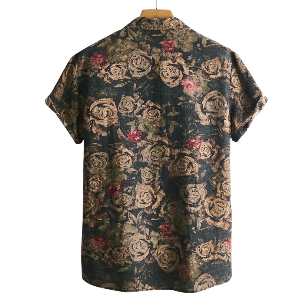 Vista traseira da Camisa Vinser Jardim Noturno, com estampa floral em tons de bege, vinho e verde sobre fundo escuro, manga curta, tecido leve e acabamento premium.