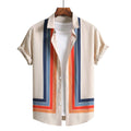 Vista frontal da camisa masculina Vinser Monaco Coast, de manga curta, na cor bege com listras verticais em azul e laranja, modelagem casual e acabamento premium.
