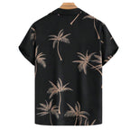 Camisa masculina Vinser Palm Noir vista traseira, com estampa de palmeiras em tons terrosos sobre fundo preto, modelagem de manga curta, gola cubana e caimento leve.