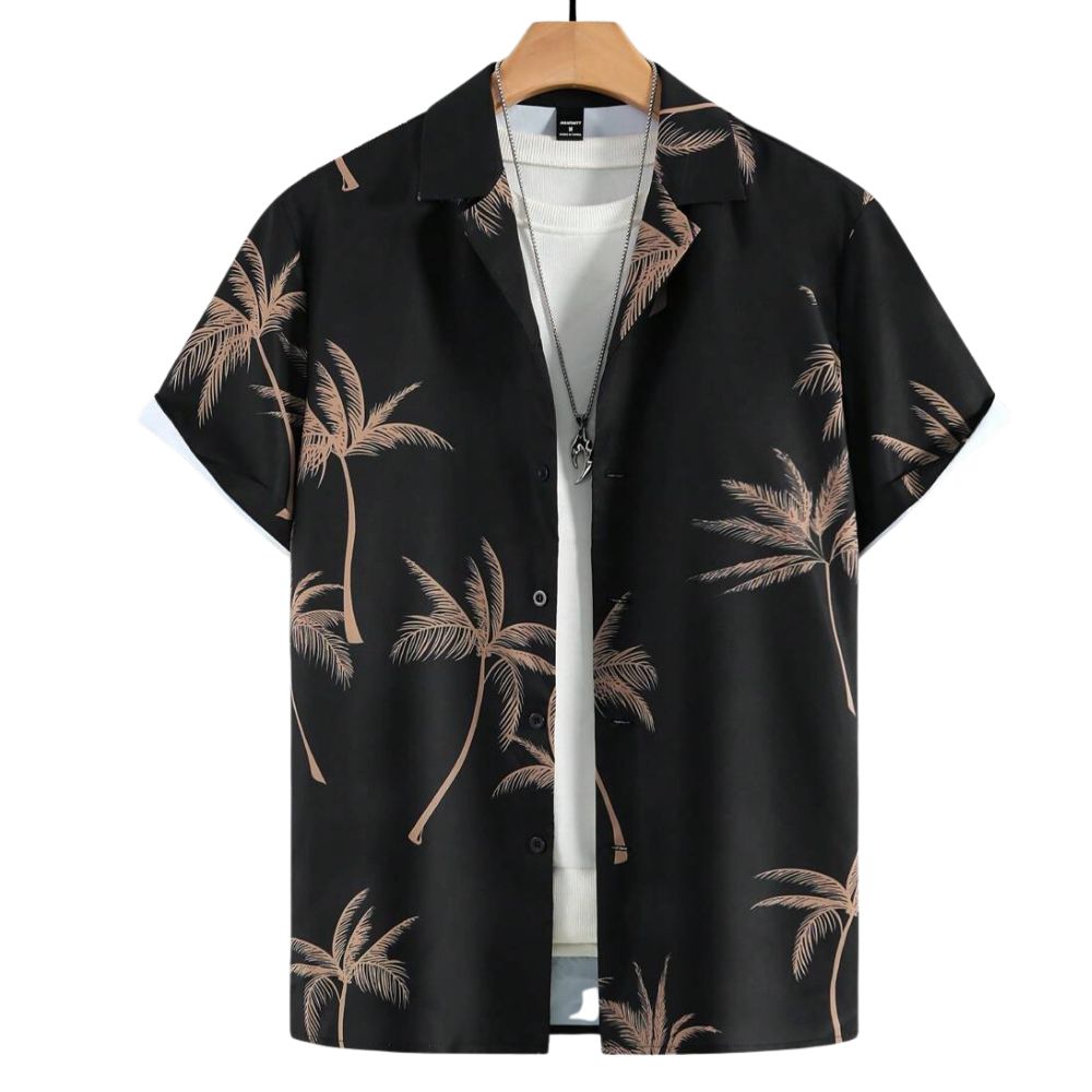 Camisa masculina Vinser Palm Noir vista frontal, com estampa de palmeiras em tons terrosos sobre fundo preto, modelagem de manga curta, gola cubana e caimento leve.