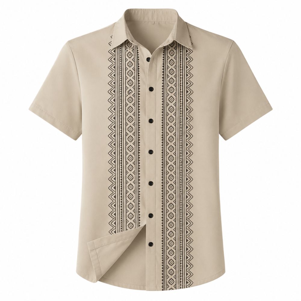 Vista frontal da Camisa Vinser Ponta Negra Bege com bordado geométrico vertical em preto e bege, modelagem de manga curta, gola tradicional, botões pretos, tecido leve e acabamento refinado, ideal para um visual casual sofisticado.