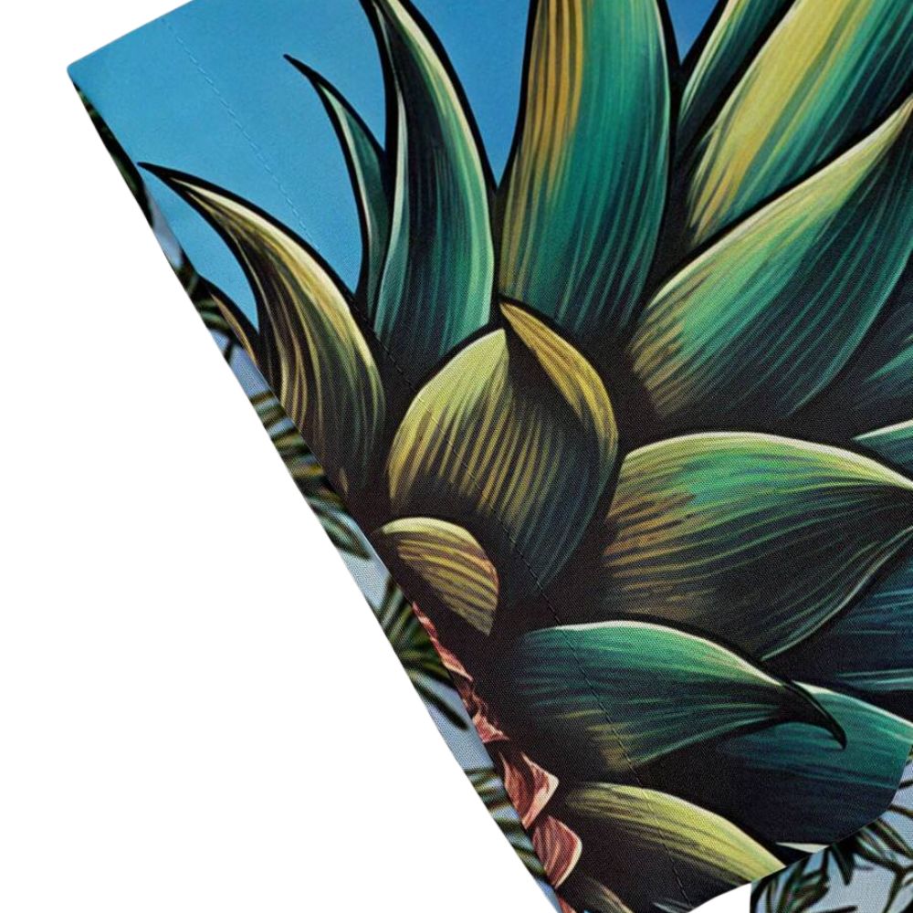 Detalhe da estampa tropical de folhagem da Camisa Vinser Porto Seguro