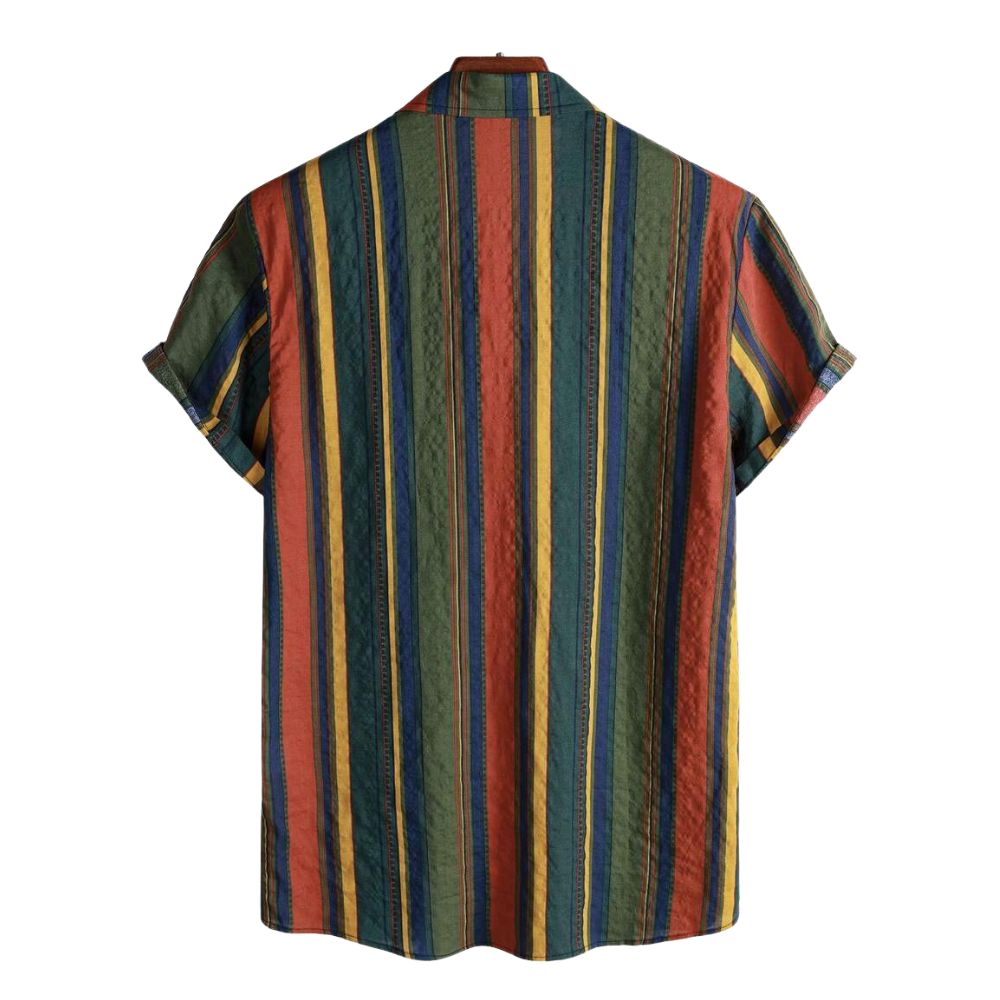 Costas da Camisa Vinser Ravena com estampa listrada vertical em tons de verde, azul, vermelho e amarelo
