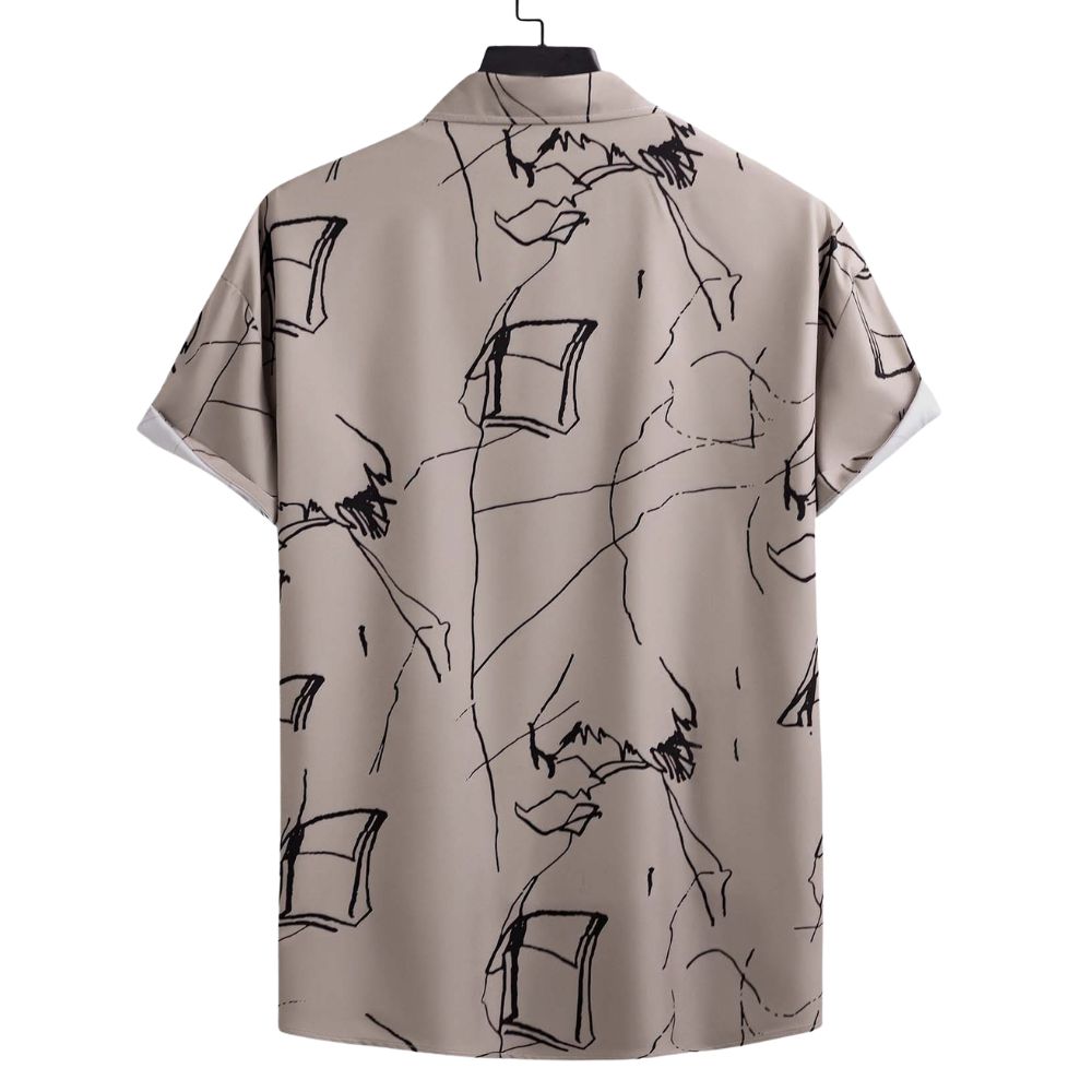 Costas da Camisa Vinser Rota, com estampa minimalista de traços artísticos em preto sobre fundo bege, confeccionada em tecido leve com caimento confortável e acabamento refinado.