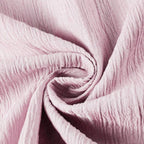 Detalhe do tecido rosa texturizado da Camisa Vinser Santos