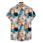 Camisa Vinser Saquarema de manga curta com estampa de gatos coloridos nas costas
