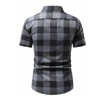 Costas da Camisa Vinser Sergipe masculina com estampa xadrez cinza e preta