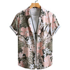 Vista frontal da Camisa Vinser Sunset Bloom, com estampa tropical floral em tons de rosa, branco e verde sobre fundo escuro, modelagem de manga curta e gola resort.
